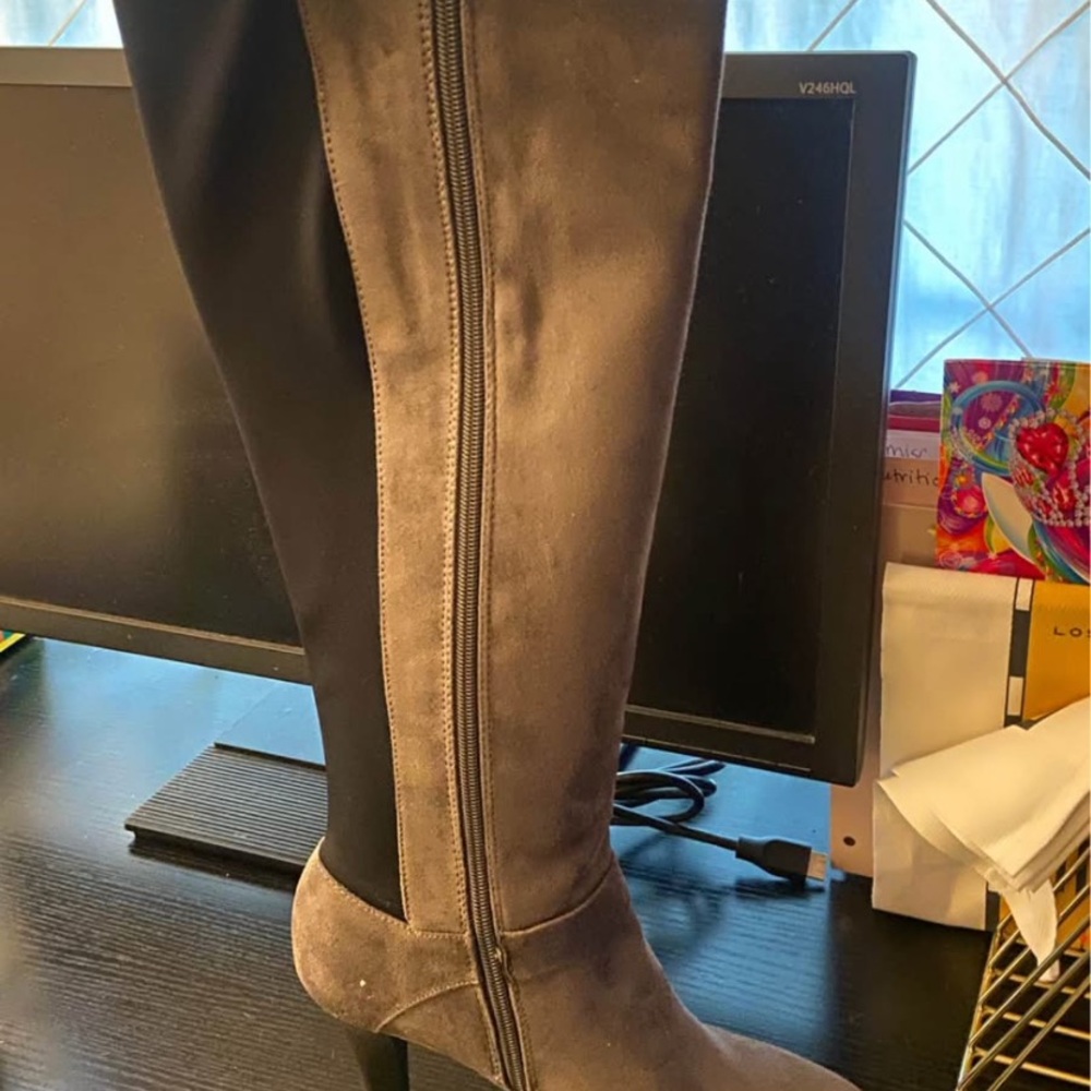 Black Over the Knee Boots with Slim Silhouette and Flat Sole